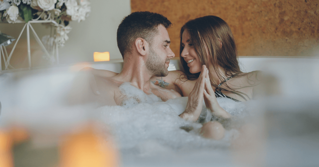 TPDBlog SexInThePool Tub4